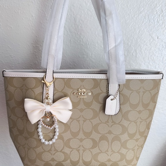 Coach Beige and White Signature Tote - Picture 1 of 1